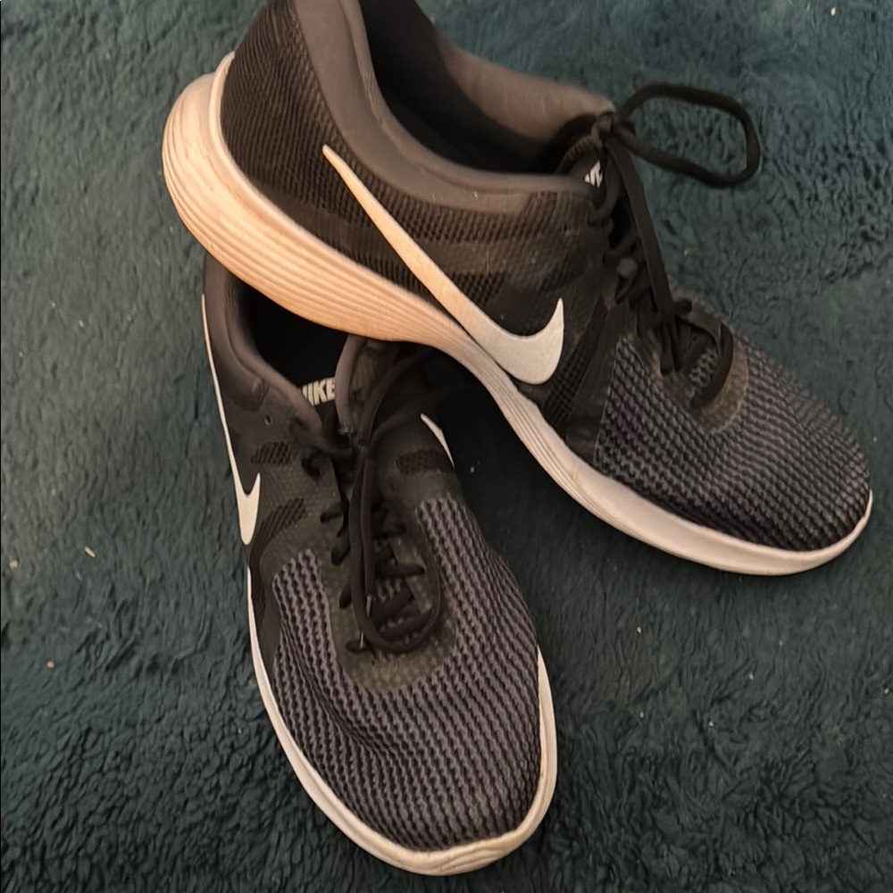 Nike Black and White Running Shoes